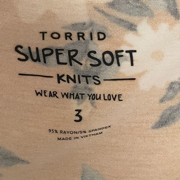 Torrid Super Soft Mustard Floral Top Womens 2X Fit & Flare Button Front Knit - Picture 6 of 9